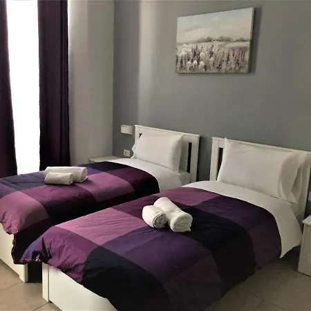 Freedom Traveller ホステル *