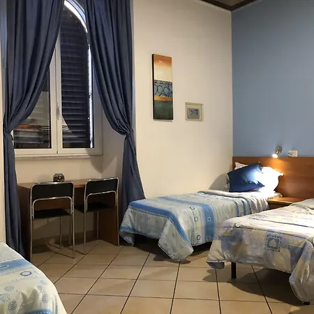 Freedom Traveller Хостел *