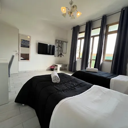 Хостел Freedom Traveller *