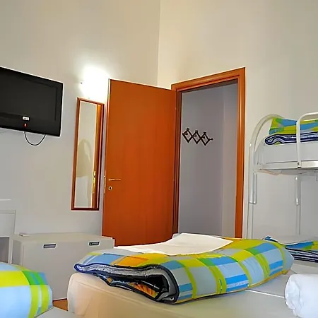 Freedom Traveller Hostal Roma