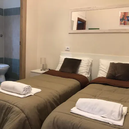 Freedom Traveller Хостел *