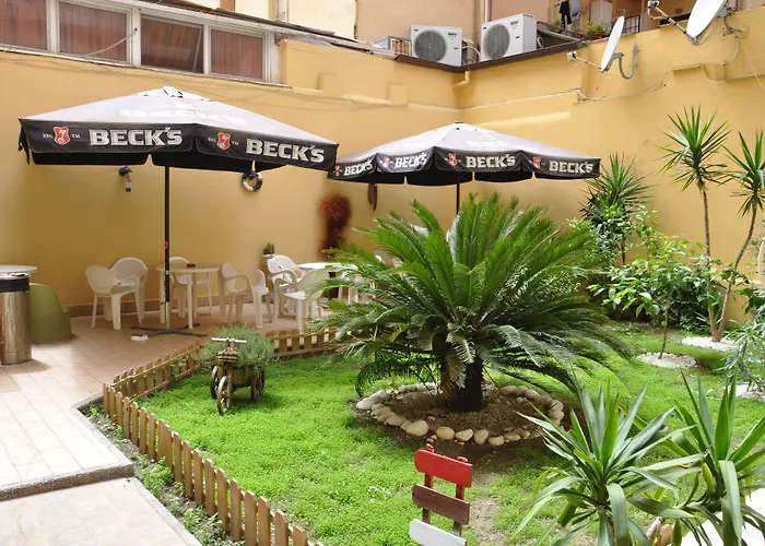 Freedom Traveller Hostel *