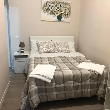 Freedom Traveller Hostal *