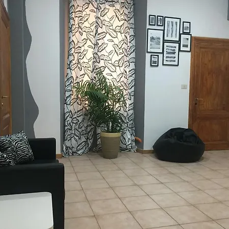 Freedom Traveller Hostal *