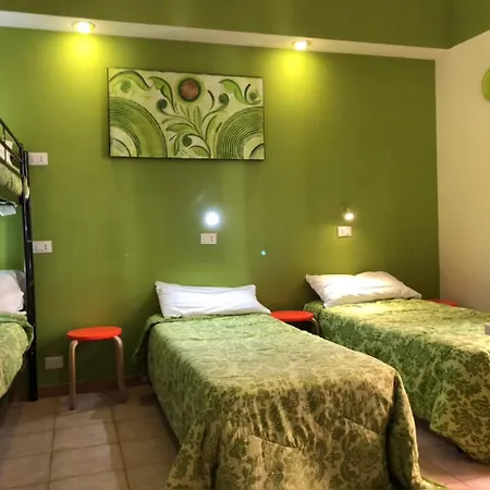 Freedom Traveller Hostal