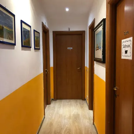 Freedom Traveller Hostal