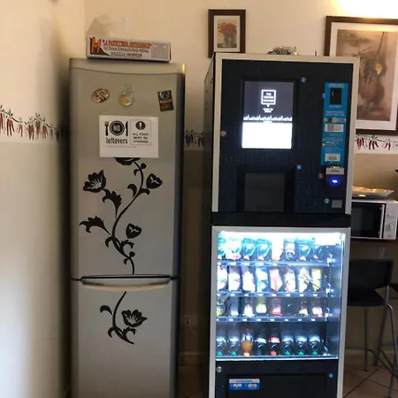 Freedom Traveller Hostal Roma